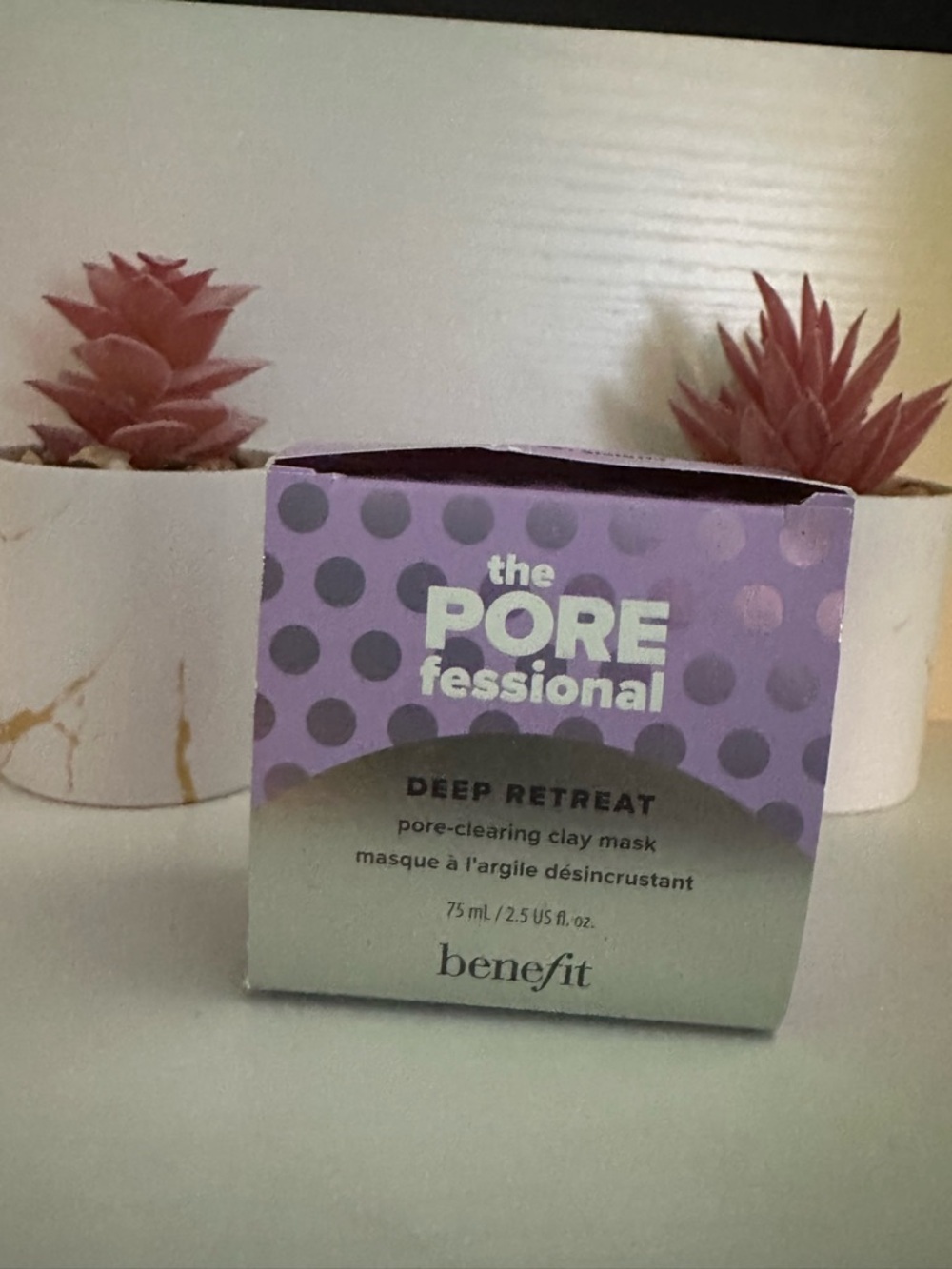 Benefit pore-clearing clay mask box